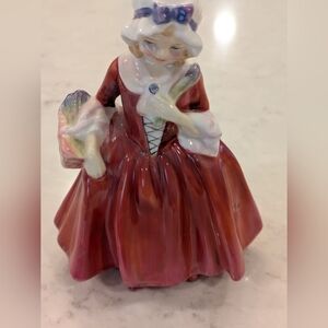 Vintage Royal Doulton Lady Figurine5" Toll